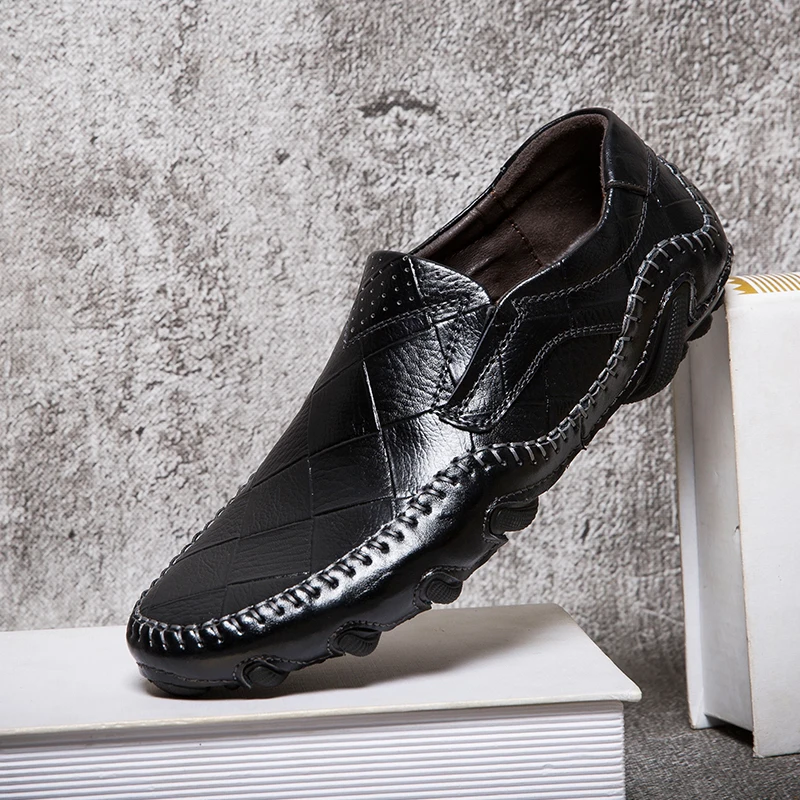 

Men Loafers Tassel Spring Causal genuine Leather Shoes Men Slip On Formal Soft Male Flats handmade sewing moccasins shoes