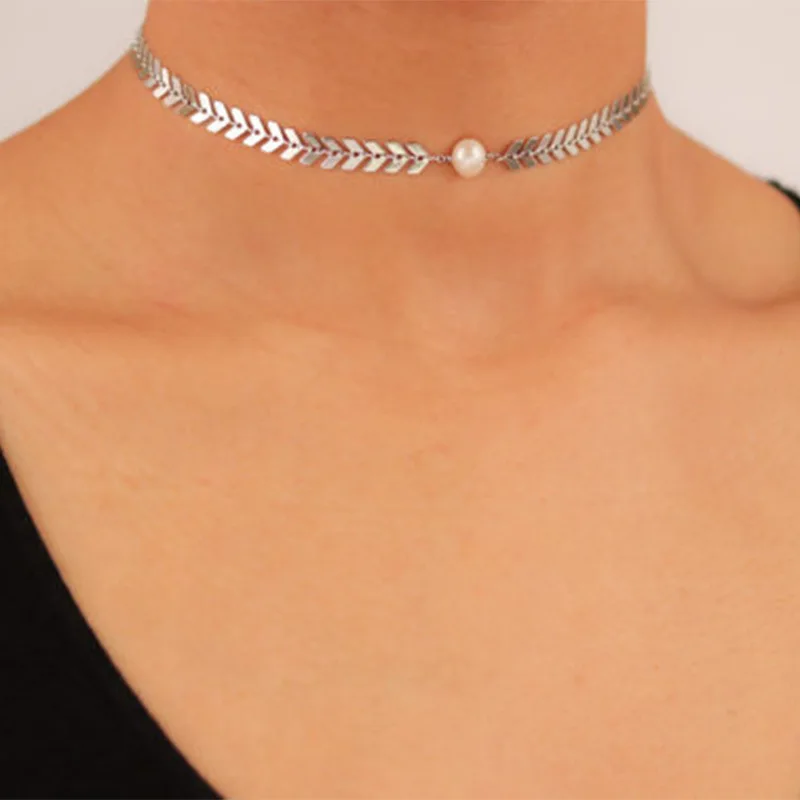 

Fashion And Personality Airplane Pendant Women's Necklace Pearl Choker Simple Trend Accessories