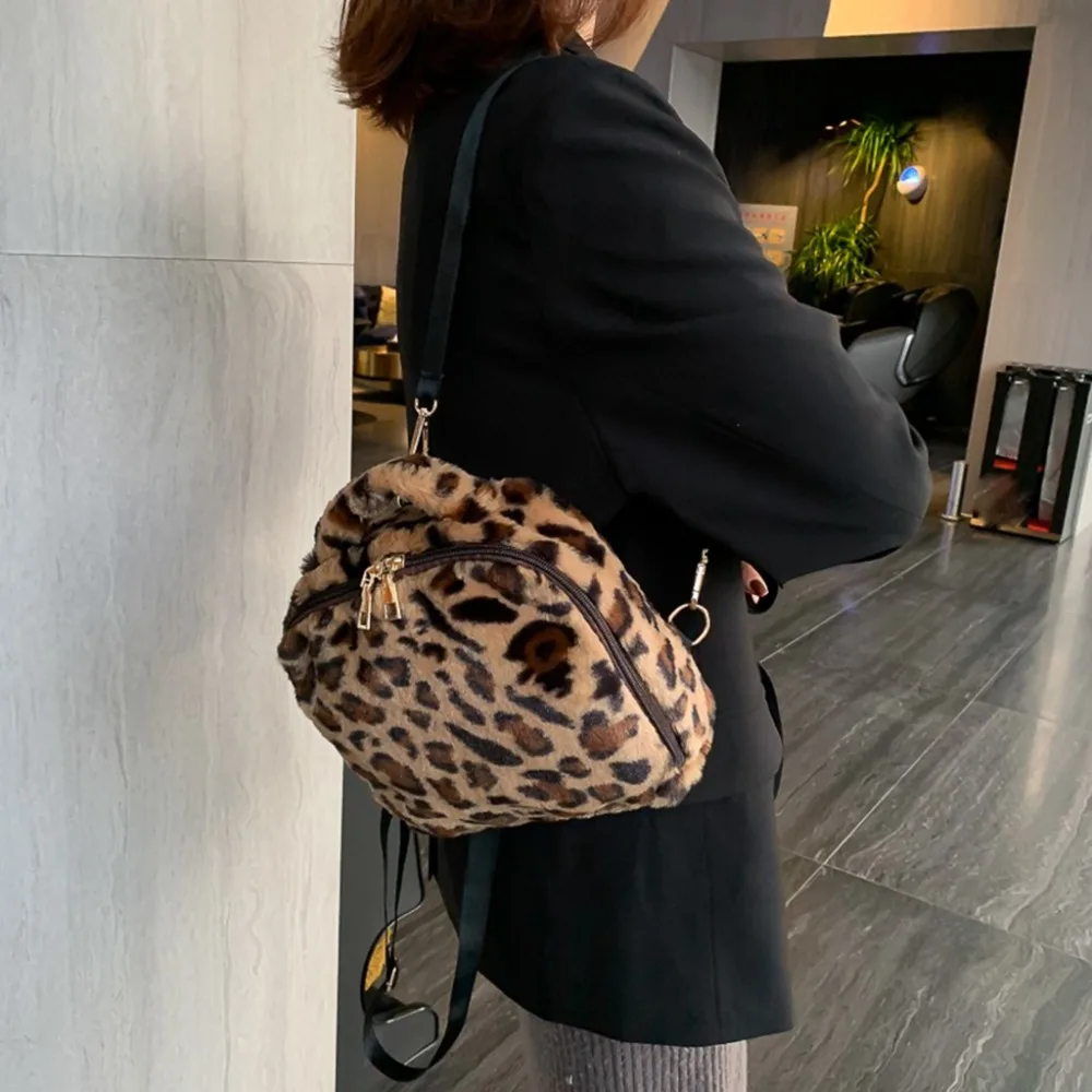 SCH91029850bw_1055430855940207710