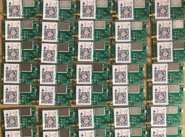 10 кГц-2 ГГц широкополосный 14 бит программное обеспечение определение радио SDR приемник SDRplay с антенной драйвер и программное обеспечение с TCXO 0.5PPM