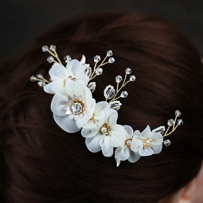 

White Silk Yarn Flower with Small Crystal Beads Hairwear Haircomb Bridal Yarn Flower Girl Hairwear EA