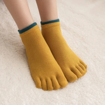 

Anti-slip Five Fingers Silicone Socks Women Sports Yoga Socks 5 Toe Socks Autumn Winter Ballet Gym Fitness Sports Cotton Socks