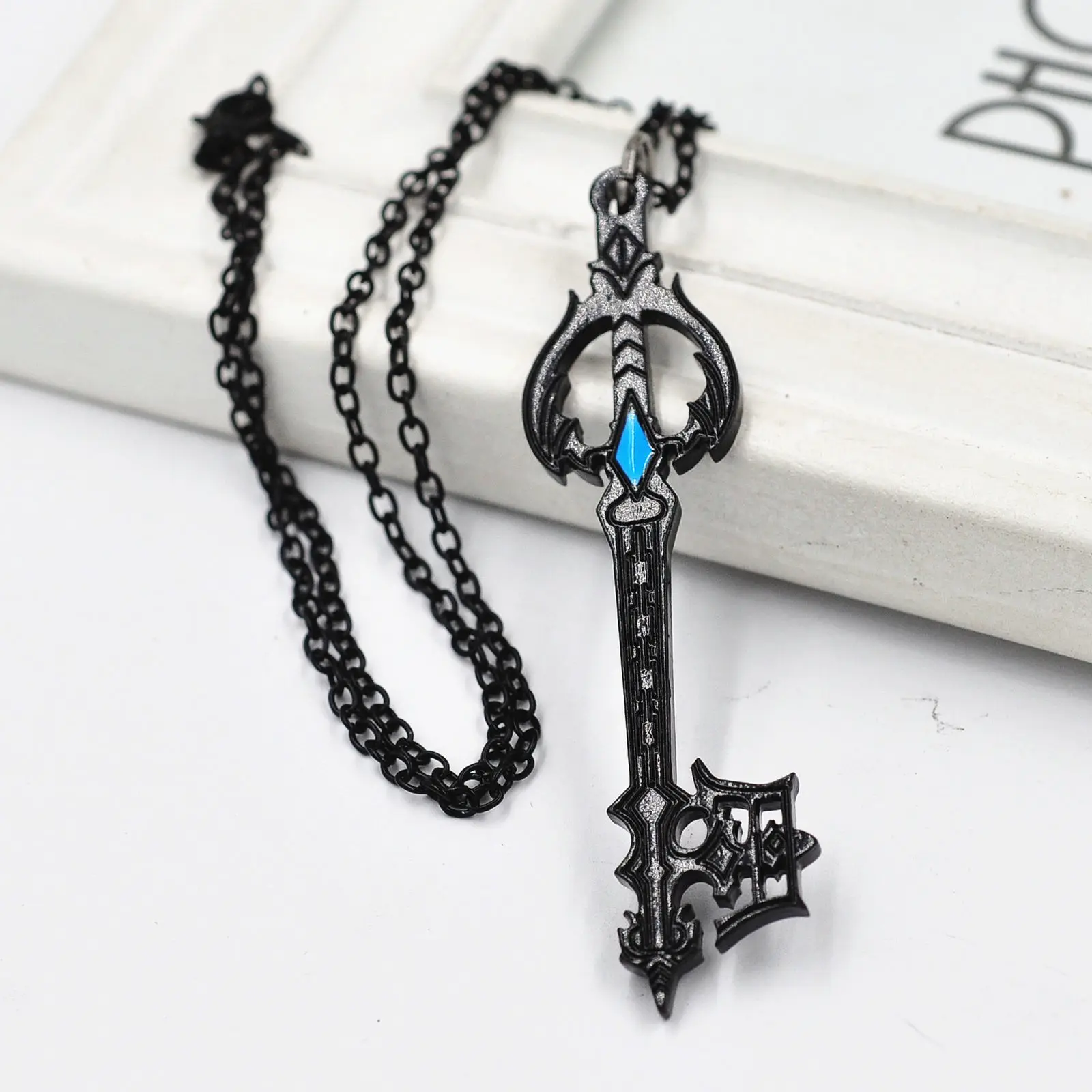 

Game Kingdom Hearts Sara Oblivion Keyblade Black Key Weapon Style Metal Necklace Costume Accessory Pendant Gift