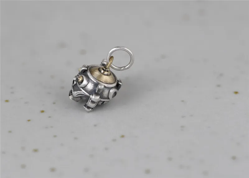 20911901209_1920852753