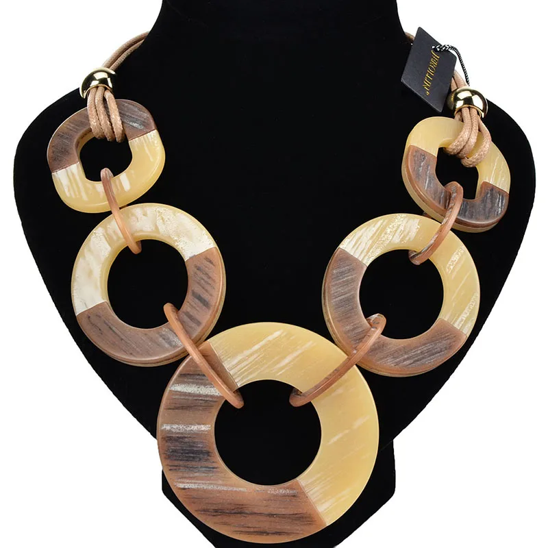 Женское массивное ожерелье длинное из искусственной кожи подвеска смолы модное