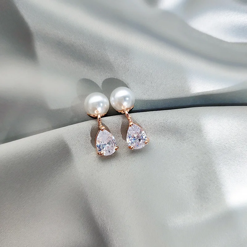 

2019 fashion simple delicate pearl Women earrings shiny Cubic Zirconia Water Drop Modelling design joker style Drop earrings new