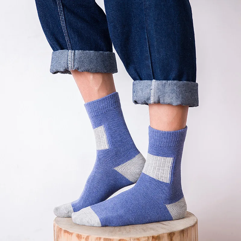 

Autumn and winter new cotton men's socks color matching terry sweat-absorbent breathable men's tube socks casual fashion socks