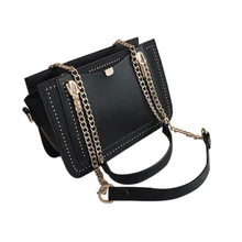 Новинка, женская сумка с заклепками, Сумка с металлической цепочкой, повседневная сумка из искусственной кожи, сумка через плечо, Черная