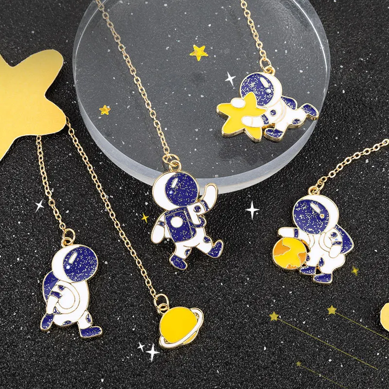 

4PCS/LOT Cool Astronaut Cartoon Metal Bookmarks 16.8*2.8cm Creative Universe Book Marker Gift