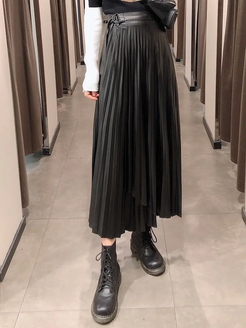 Плиссированная короткая юбка из искусственной кожи в европейском и американском стиле, женская одежда, весна и осень, новинка, с завышенной талией, с необычным поясом, черного цвета