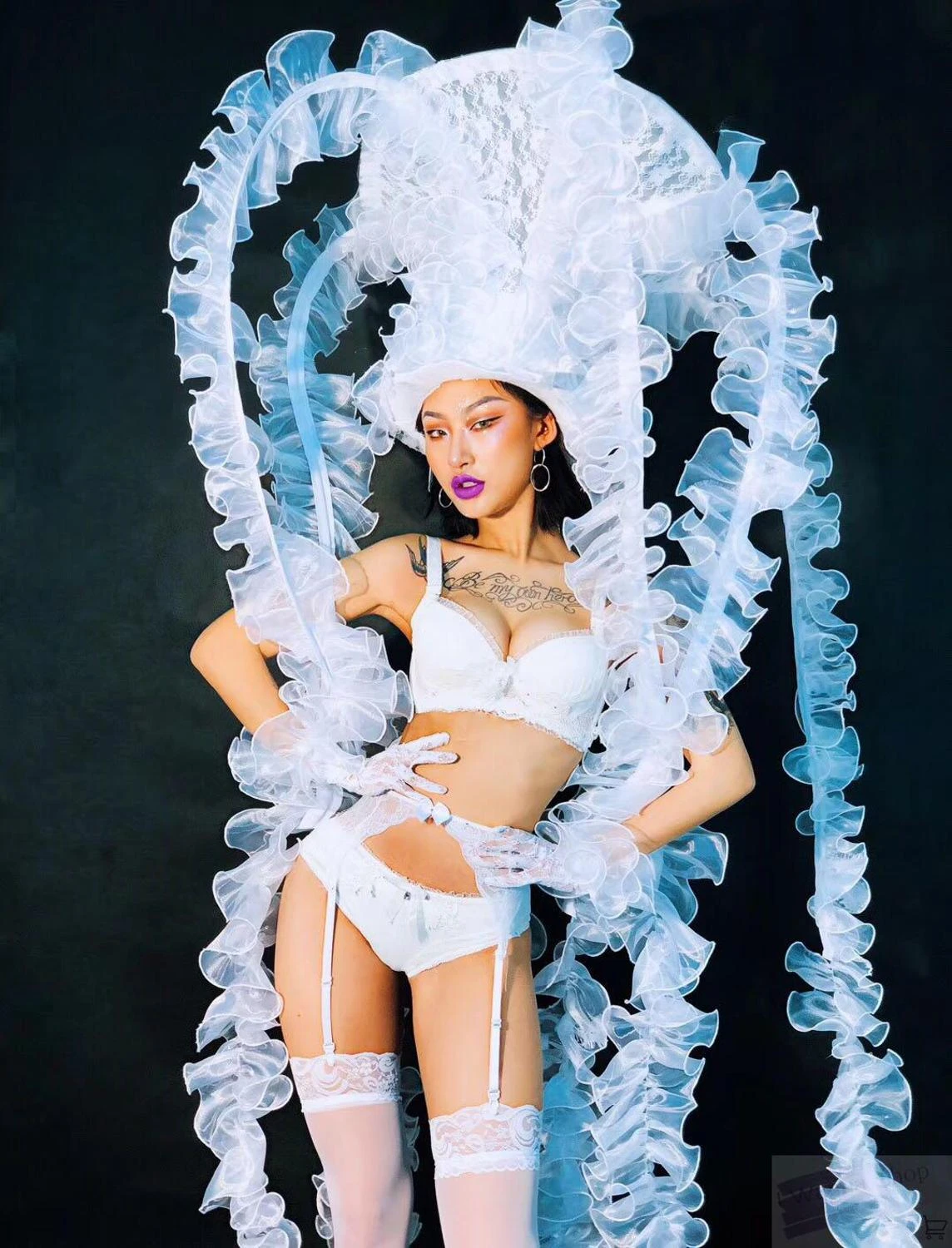 si puedes Compra Rubicundo Disfraz de medusa para mujer, traje sexy de encaje blanco para espectáculo  de baile, Gogogo| | - AliExpress