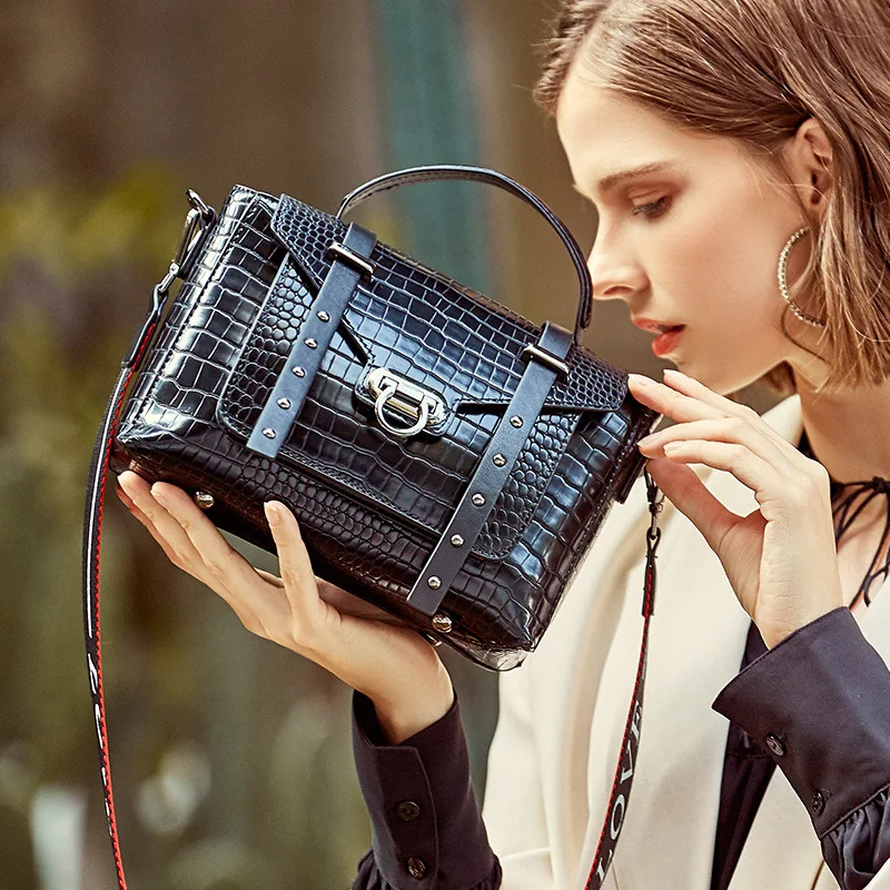 

Genuine Leather Female Shoulder Bag Aligator Tassel Women Crossbody Bag 2019 Fashion Messenger Bag Small Flap Bags for Lady