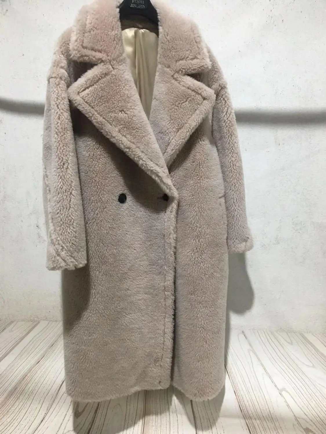Европейский размер, длина 110 см, шерсть, шерсть, куртка со звездами, зимняя верхняя одежда, пальто, настоящая овечья стрижка, шуба, плюшевое пальто - Цвет: light khaki