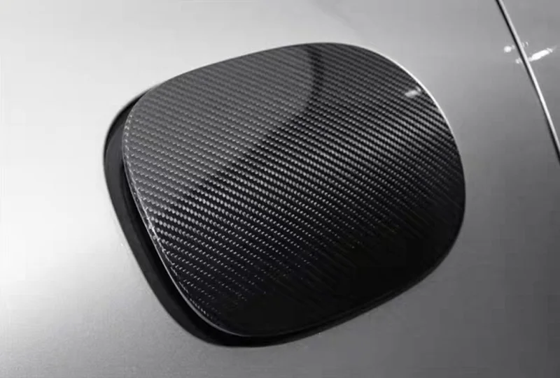 7-Porshe Macan Carbon Fiber Fuel Tank Door Oil cover