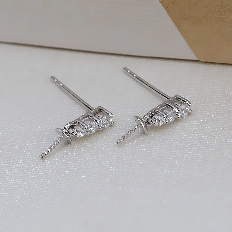 Рисунок 3 - Оригинальные золотые серьги в форме сердца AU 750 18K