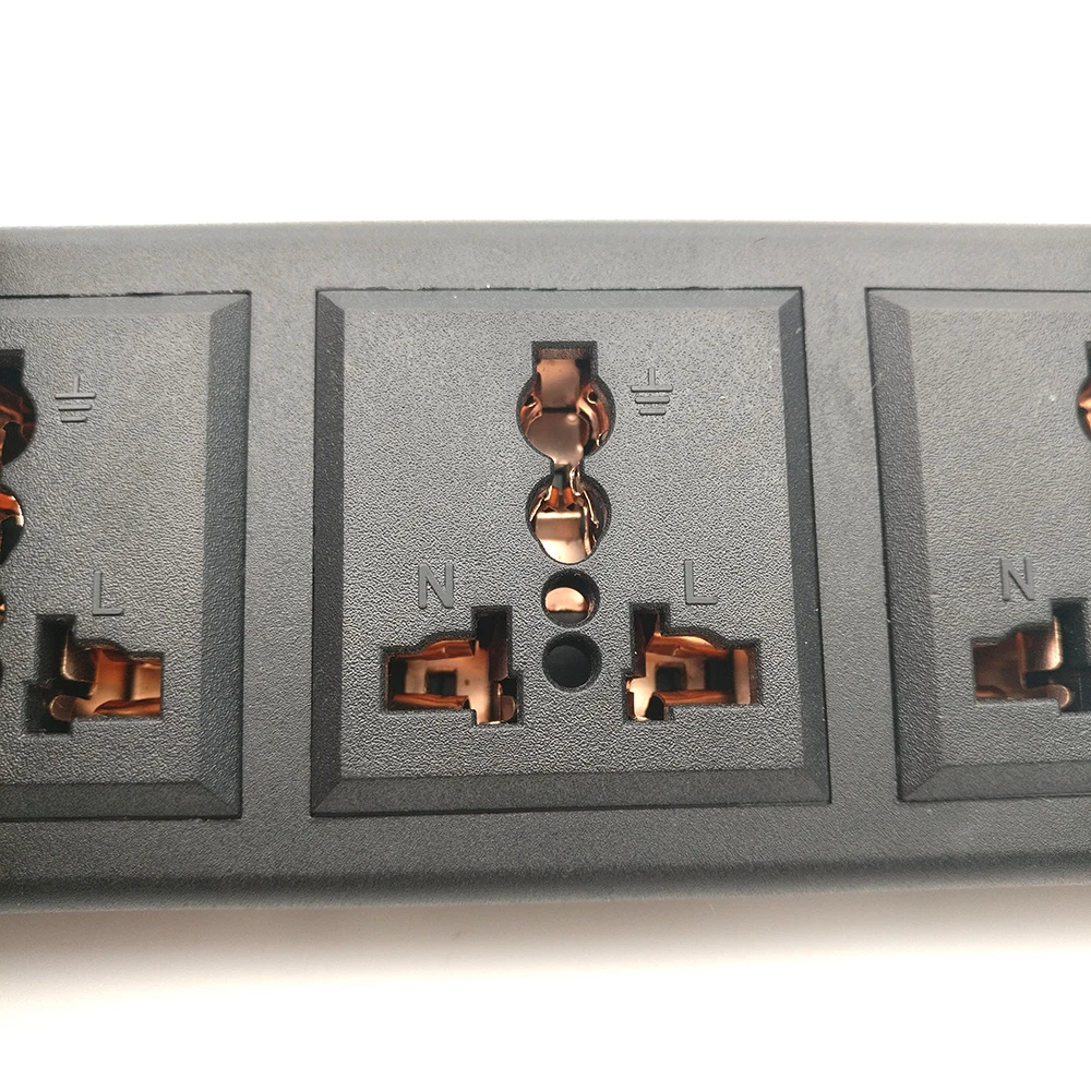 New 4-Outlet Universal Socket With Overload Protector Surge Protector 4 Ways Outlet extend PDU Power Strip