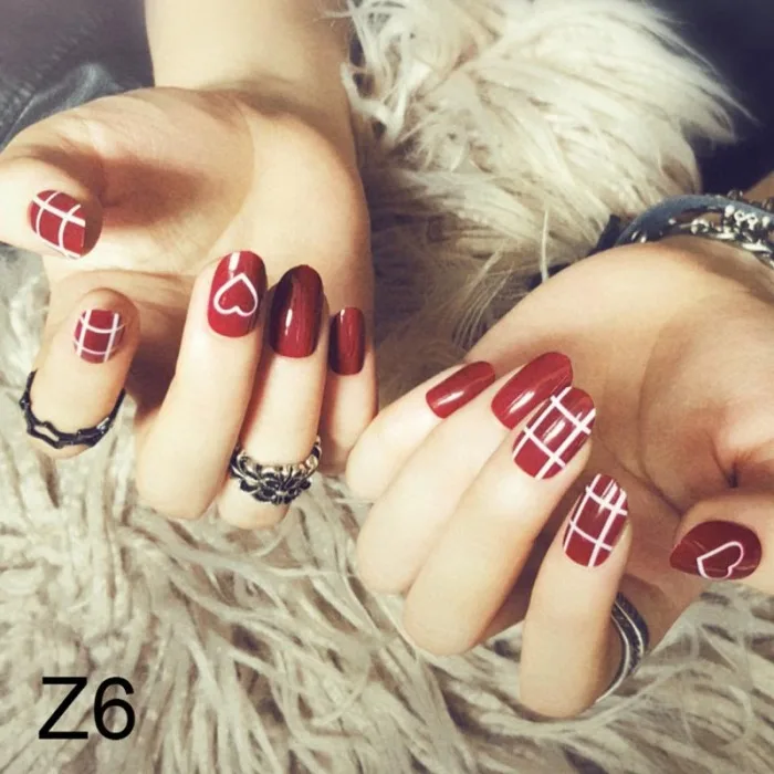 Ladies Diy Fake Nail Heart Pattern Red White Striped Diy Manicure