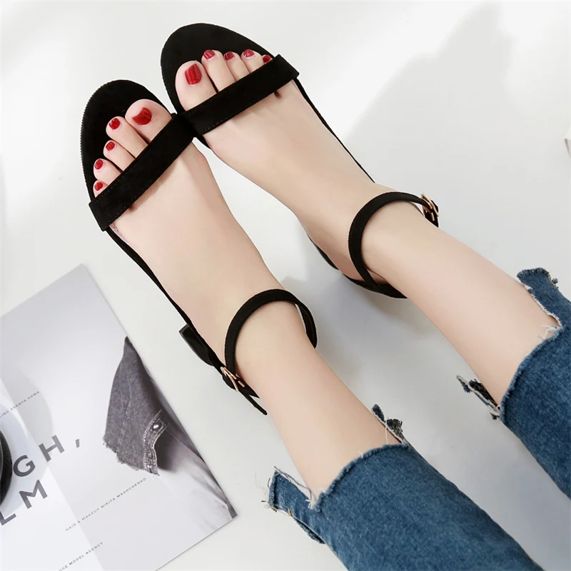 899A5700
