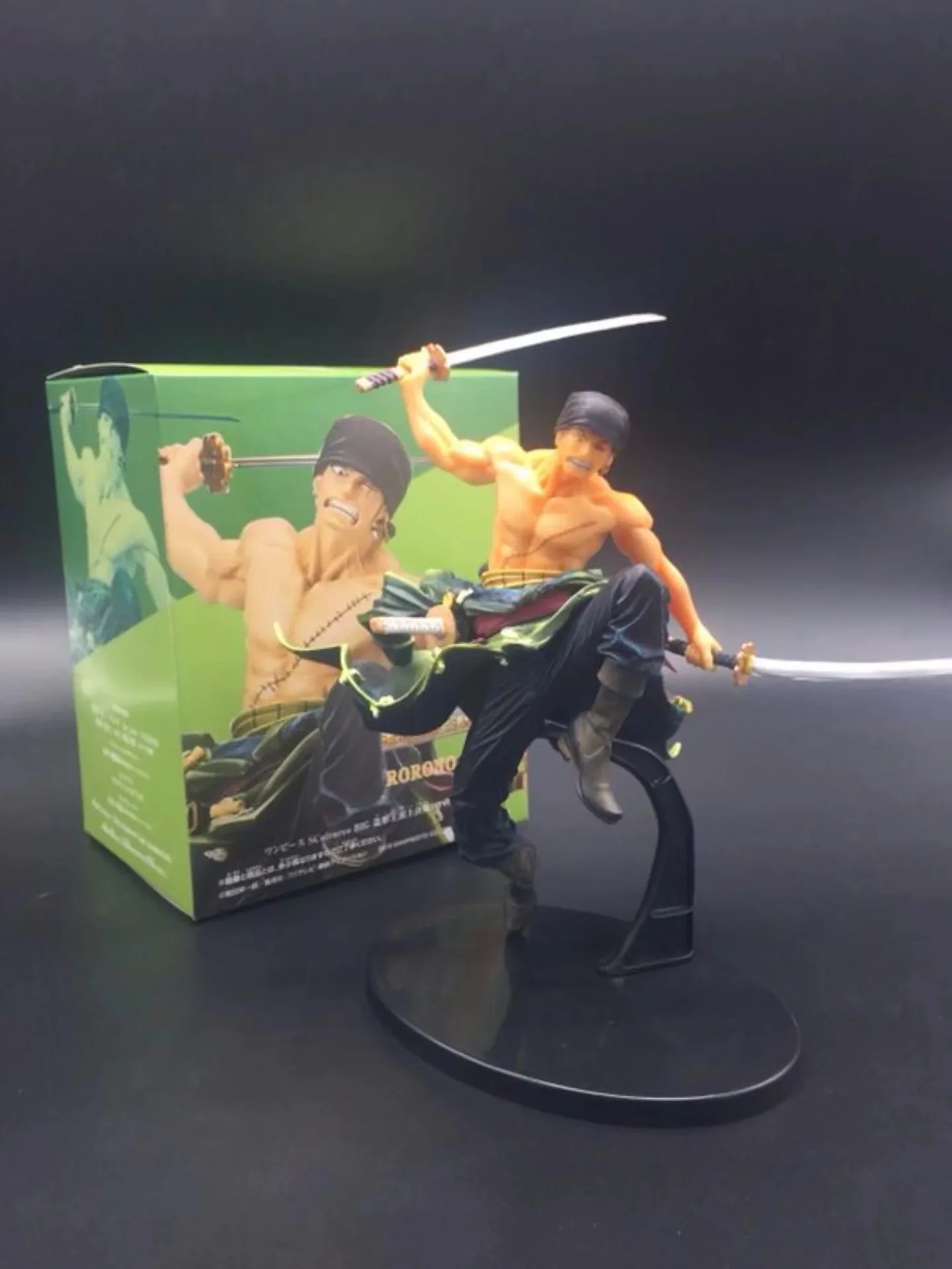 One Piece/One Piece the Battle over the Dome Modeling King Sauron Leap Battle Form Three Knife Flow Blind Dagger Garage Kit