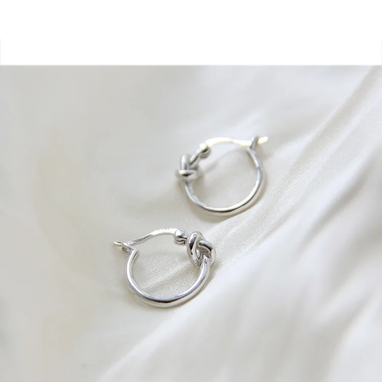 

INS French-Style European And American Minimalist Retro Metal Knot Circular Ring Earrings Knot Small Circle Ear Ring Ear Clip
