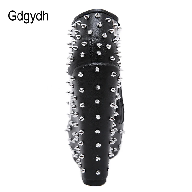 Женские ботинки с заклепками Gdgydh короткие на танкетке открытым носком из