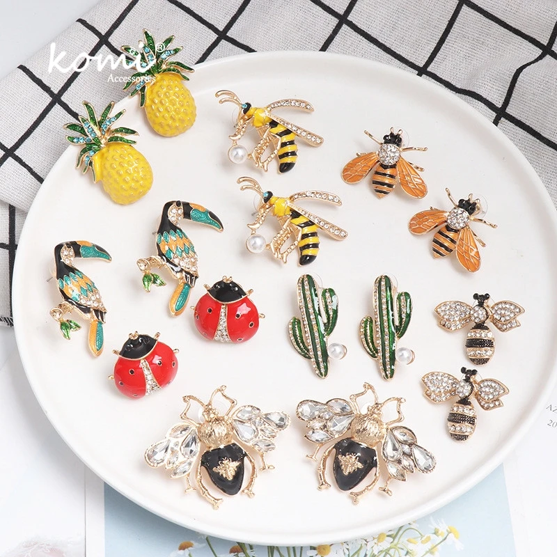 Коми Бохо Cute Bee Божья коровка Серьги Горный Хрусталь Ананас Кактус Падение Нефть Серьги Женский Насекомых Ювелирные Изделия C0116