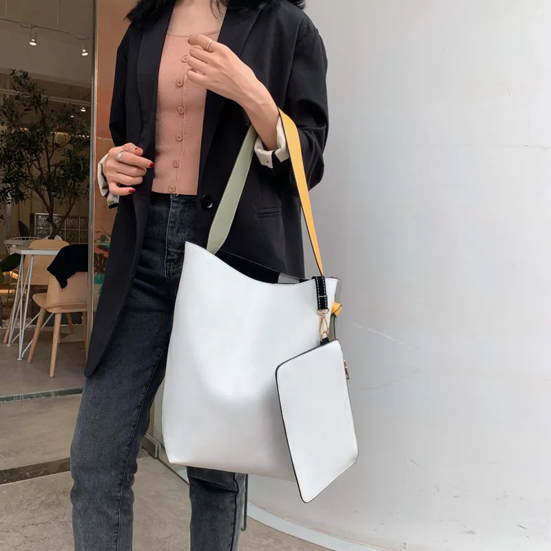 

Irregular Women's 2019 New Style Students Versatile Fashion Glorious Retro Crossbody Bag Bucket Bag Large Capacity
