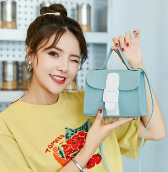 

2019 Britt new women's handbag color contrast lychee pattern shoulder bag trend Messenger Bag Shoulder Bag