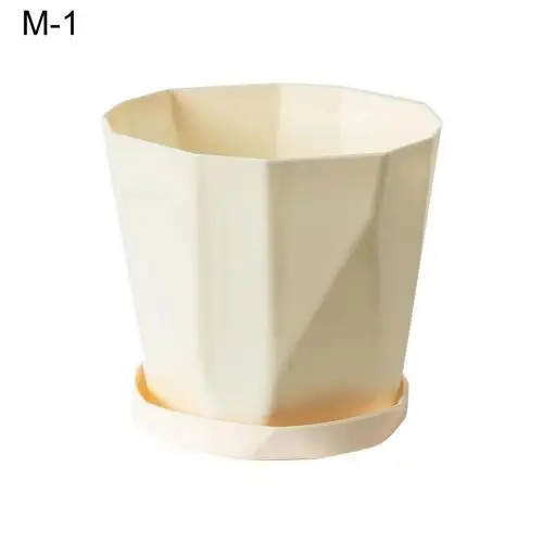 A 17 x 17 x 16 cm