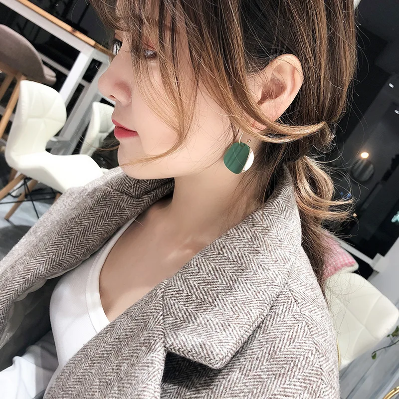 10447120913_759670205