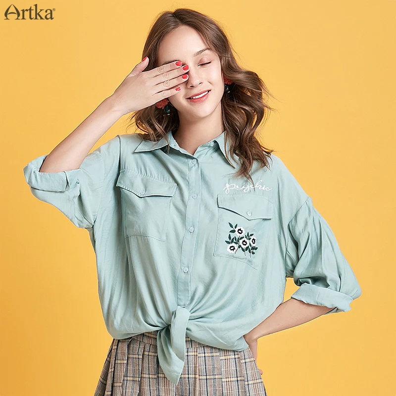 Tanie ARTKA 2019 jesień nowy kobiety bluzki eleganckie hafty luźne koszula na co dzień skręcić w dół kołnierz z długim rękawem bluzki damskie SA10495Q