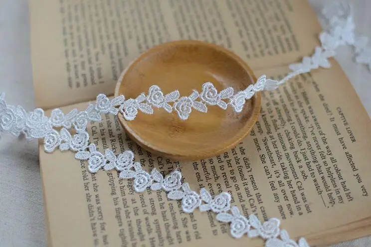 Pretty Water Soluble Flower Lace Trims DIY Sewing Garment Accessories Lace Ribbon 5 Yards 1.4cm, lace ribbon,lace garment accessories,lace sewing supplies,lace accessories,lace sewing accessories,clothing craft accessories