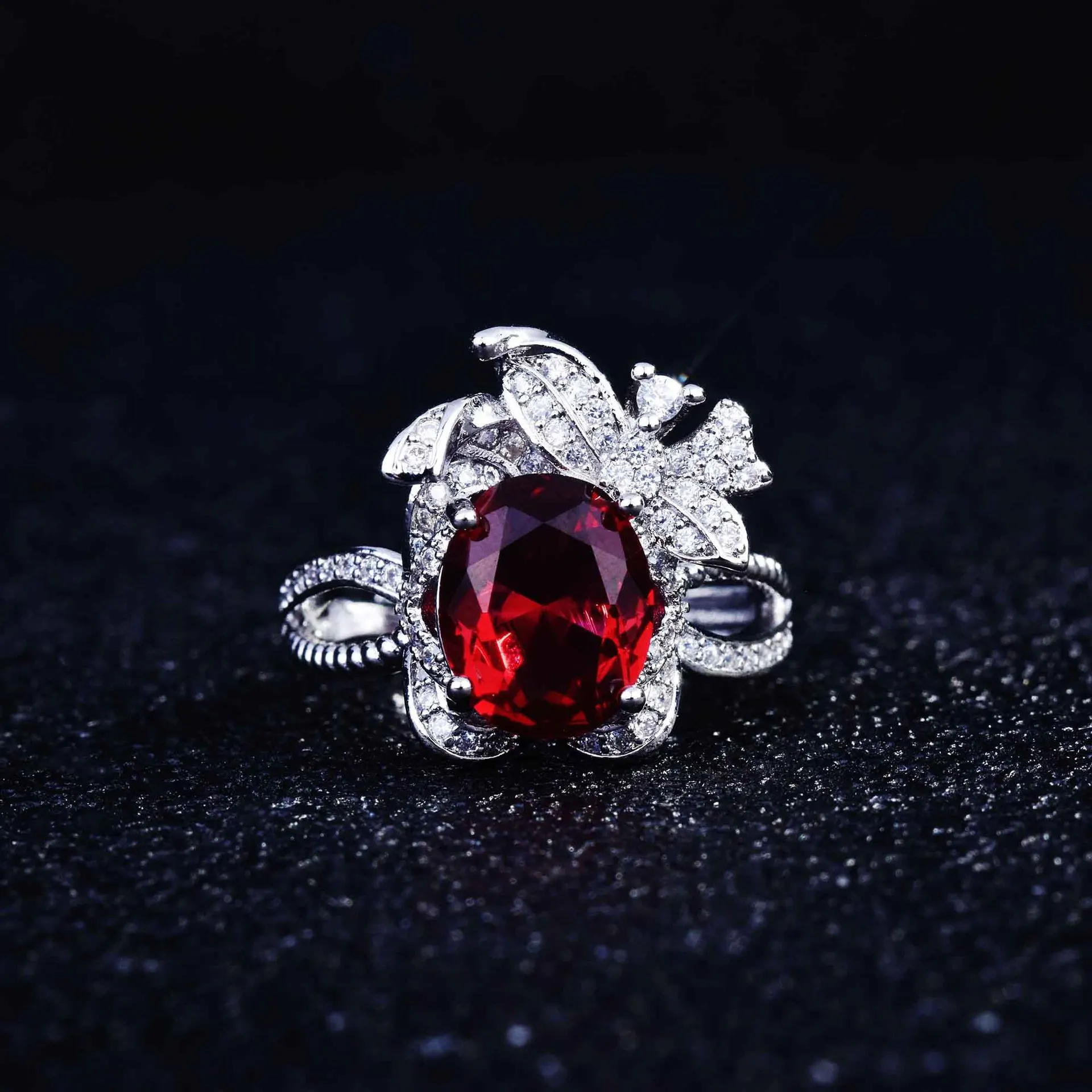 

QTT Vintage Glittering Silver Color Finger Ring CZ Stone Wedding Engagement Ring Jewelry Gift