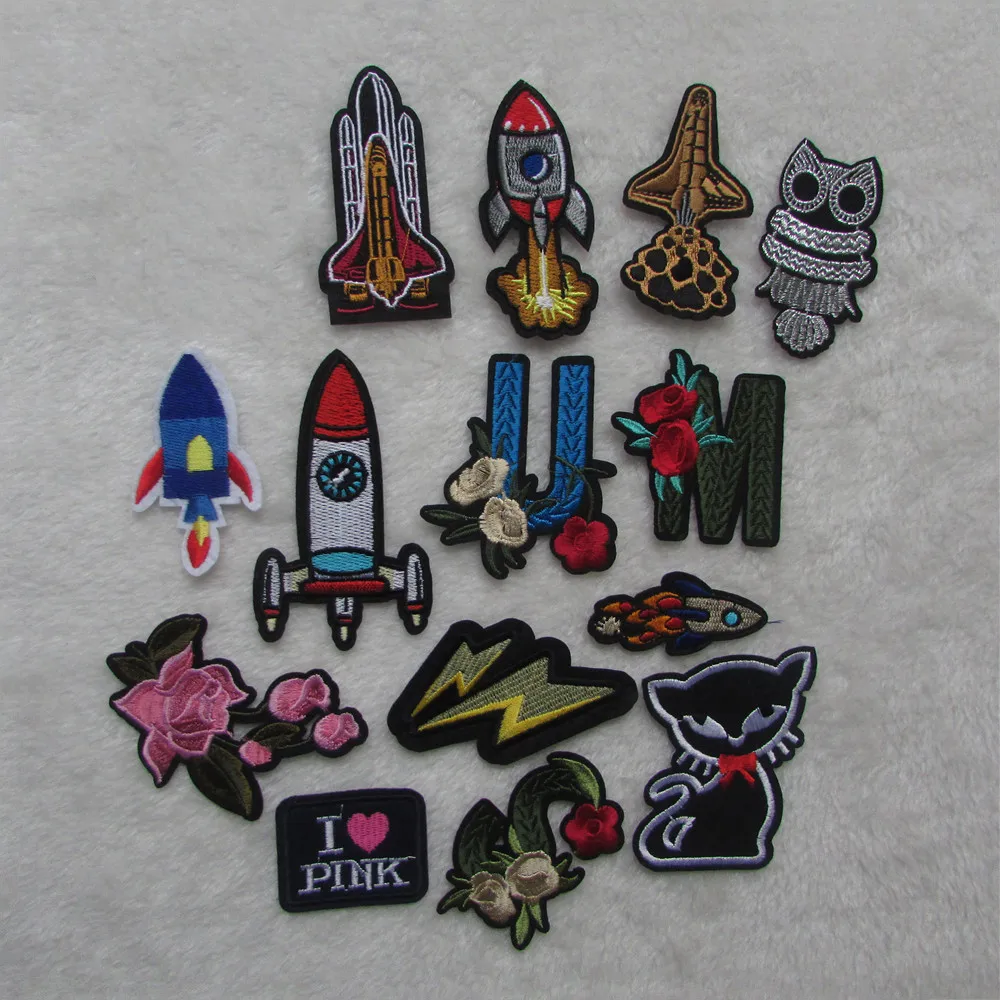 

new Mixed cartoon Patches For Clothing Iron On Embroidered Appliques DIY Apparel Accessories Patches For Clothing Fabric Badges
