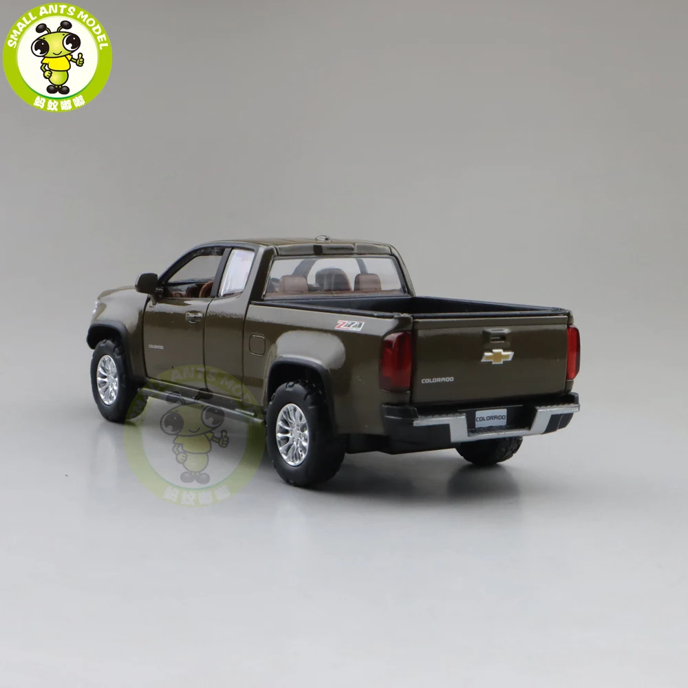 1/31 Chevrolet COLORADO Pickup литой автомобиль модели грузовиков игрушки Дети Мальчики Подарки