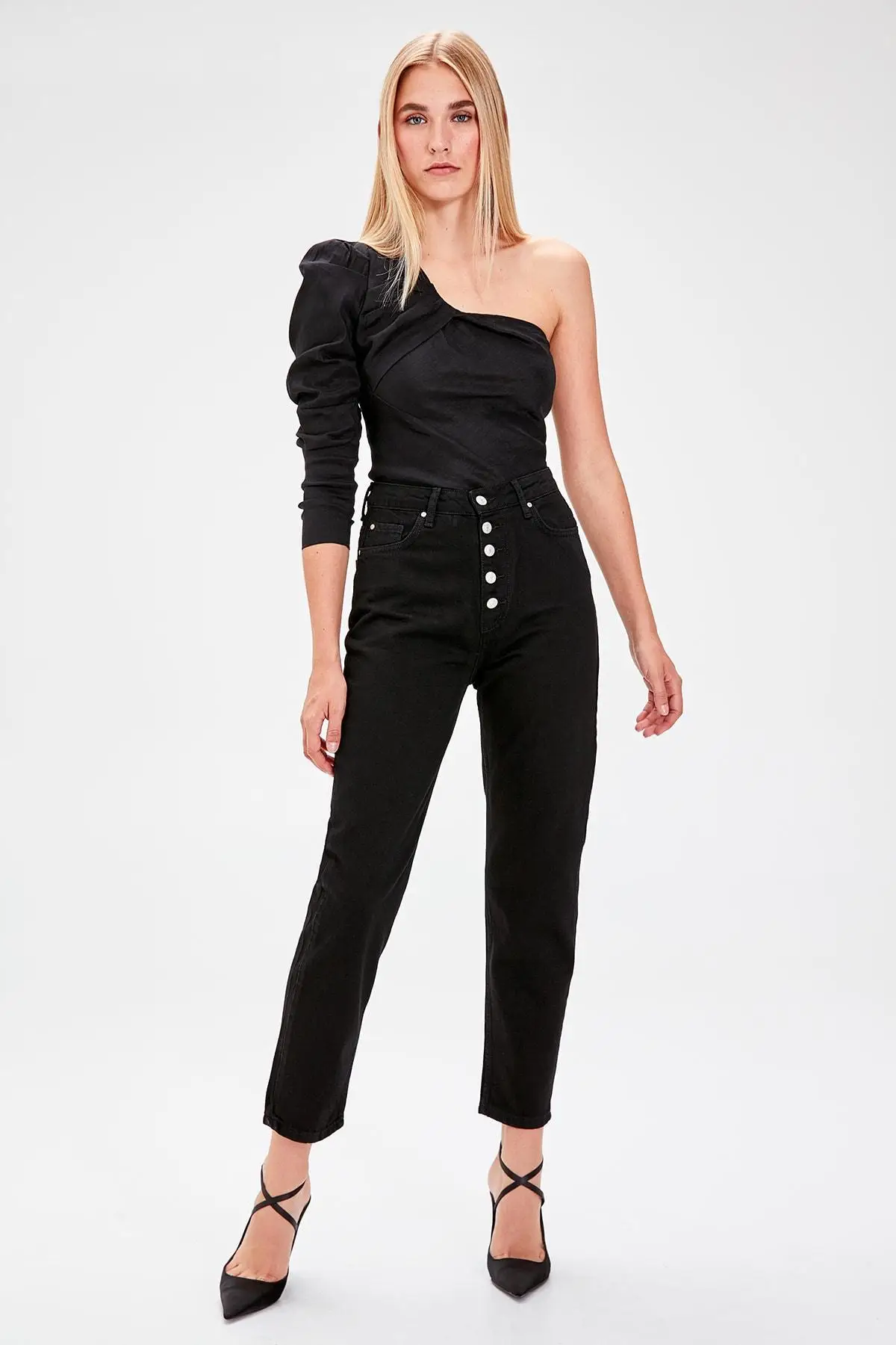 

Trendyol Black Front Button High Waist Mom Jeans TWOAW20JE0050