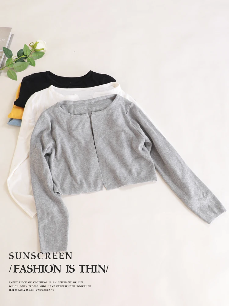 Blouses Black Cropped Knitted Sweater Korean Fashion Cardigan Female Women's Coat Spring 2025 Clothing Long Sleeve Top Jersey