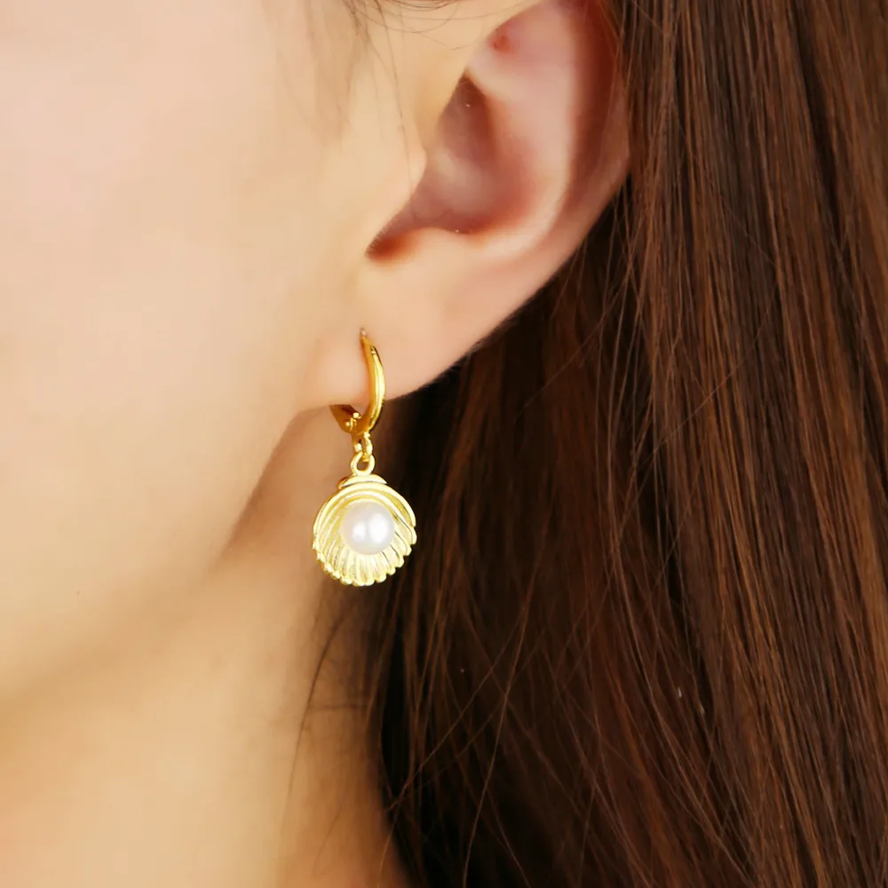 

2019 summer beach Fashion sea shell charm dangle drop korean earring for women Gold color with white pearl elegant charm jewelry