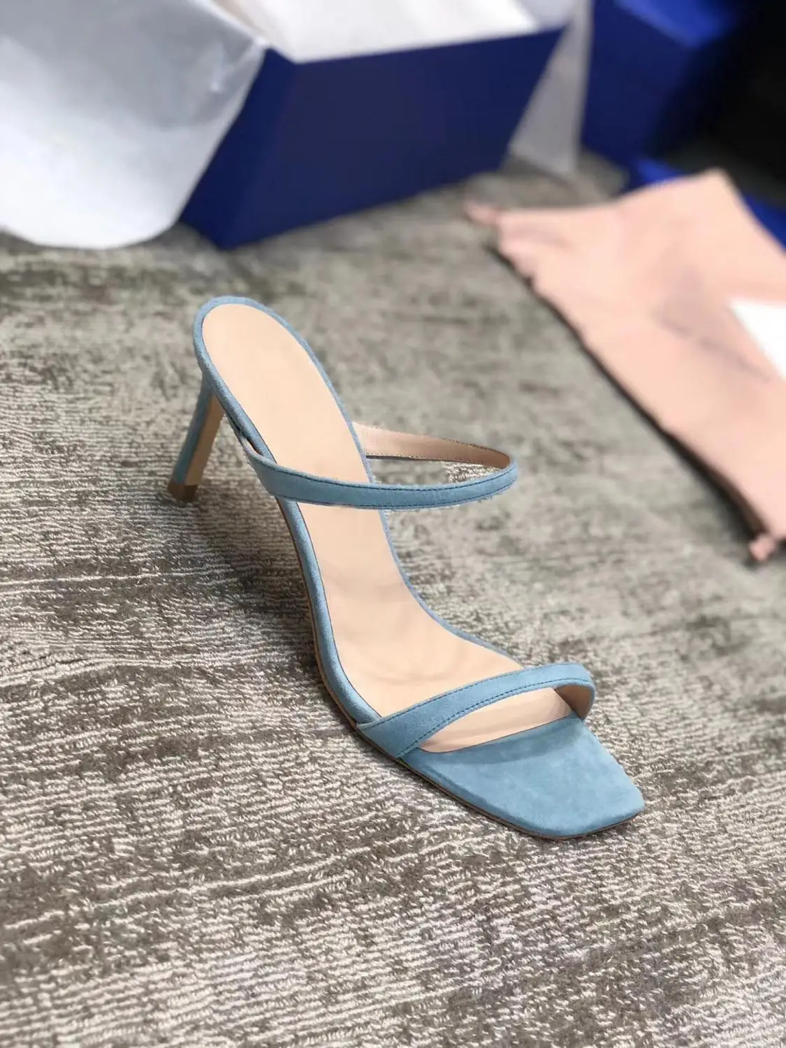 Сандалии женские на плоской подошве босоножки с жемчугом модная универсальная