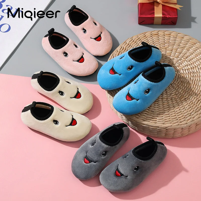 2021 Autumn Winter Kids Home Slippers Suede Upper Soft Sole Non Slip Boys Girls Children Baby Cartoon Indoor House Shoes Sapato