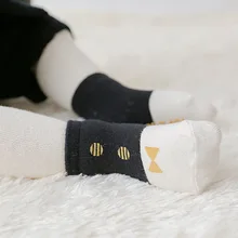 В году, летние короткие носки смешанных цветов с бантиком из Южной Кореи Удобные Модные нескользящие носки для мужчин и женщин
