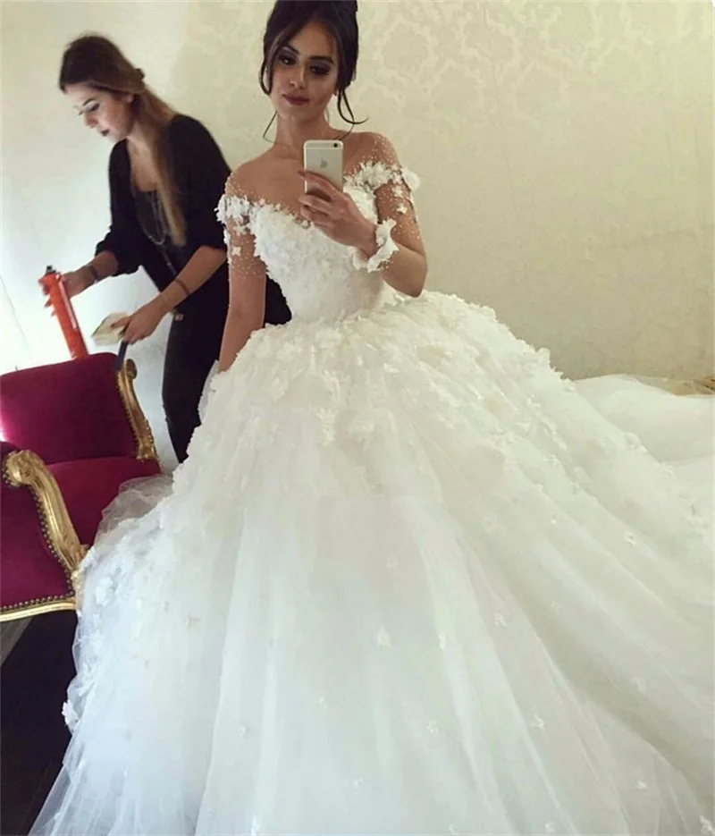 

New Wedding Dress Chapel Train 2020 Sweetehart Neck long Sleeve Ball Gown Beading Tulle Bridal Gowns Robe de mariage