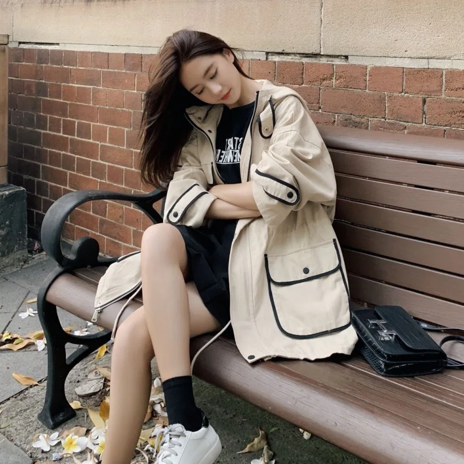 

Photo Shoot INS Khaki Large Pocket Contrast Color Binding Drawstring Waist Hugging Hooded Workwear Trench Coat Women's Mid-lengt