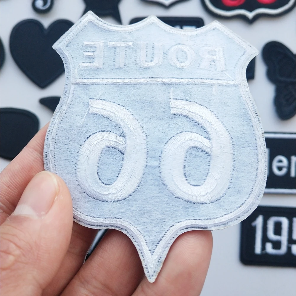 Patch Brodé Logo HYUNDAI à Coudre - Pour Veste, Sac, Casquette - Dimensions 103mm X 55mm