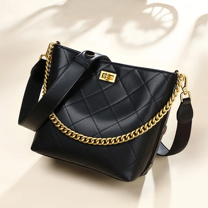 

Hippie Bag 2020 Genuine Leather Woman Big Capacity Bucket Package Single Shoulder Chain Oblique Satchel Chao