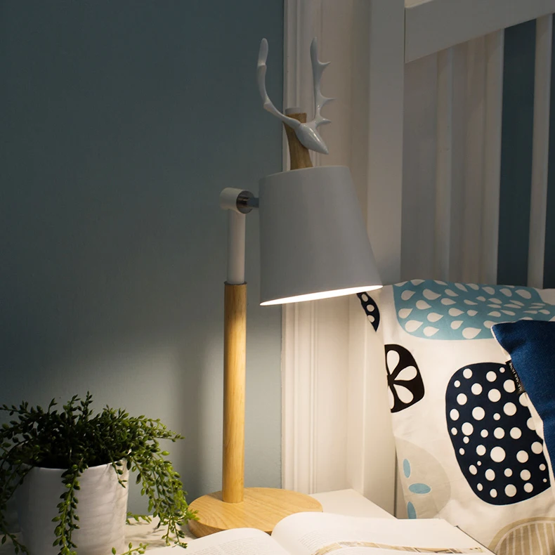 

Meow Authentication Desk Lamp Bedroom Bedside Concise Modern North Type Originality Fawn Trill Decoration Desk Lamp