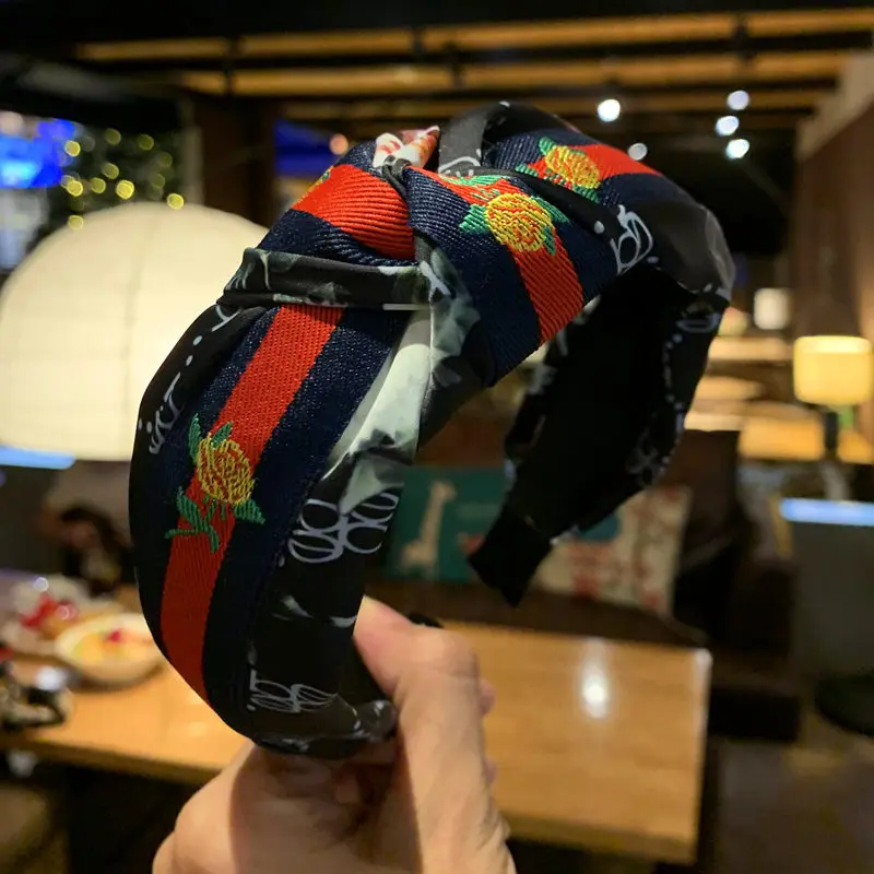 11854758850_1956788053