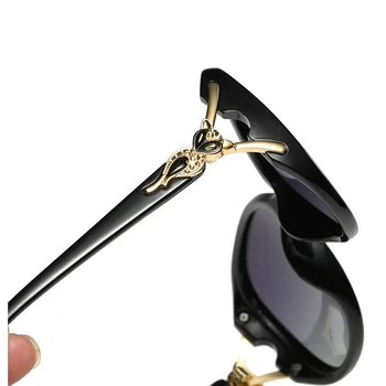 2020 Classic Womens Oversized Sunglasses Brand Designer Polarized Sunglasses Ladies Rhinestone Temple Shades Eyewear 3