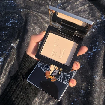 

Fog shimmering powder silky fine powder oil control makeup face and complexion Waterproof and easy to color makeup