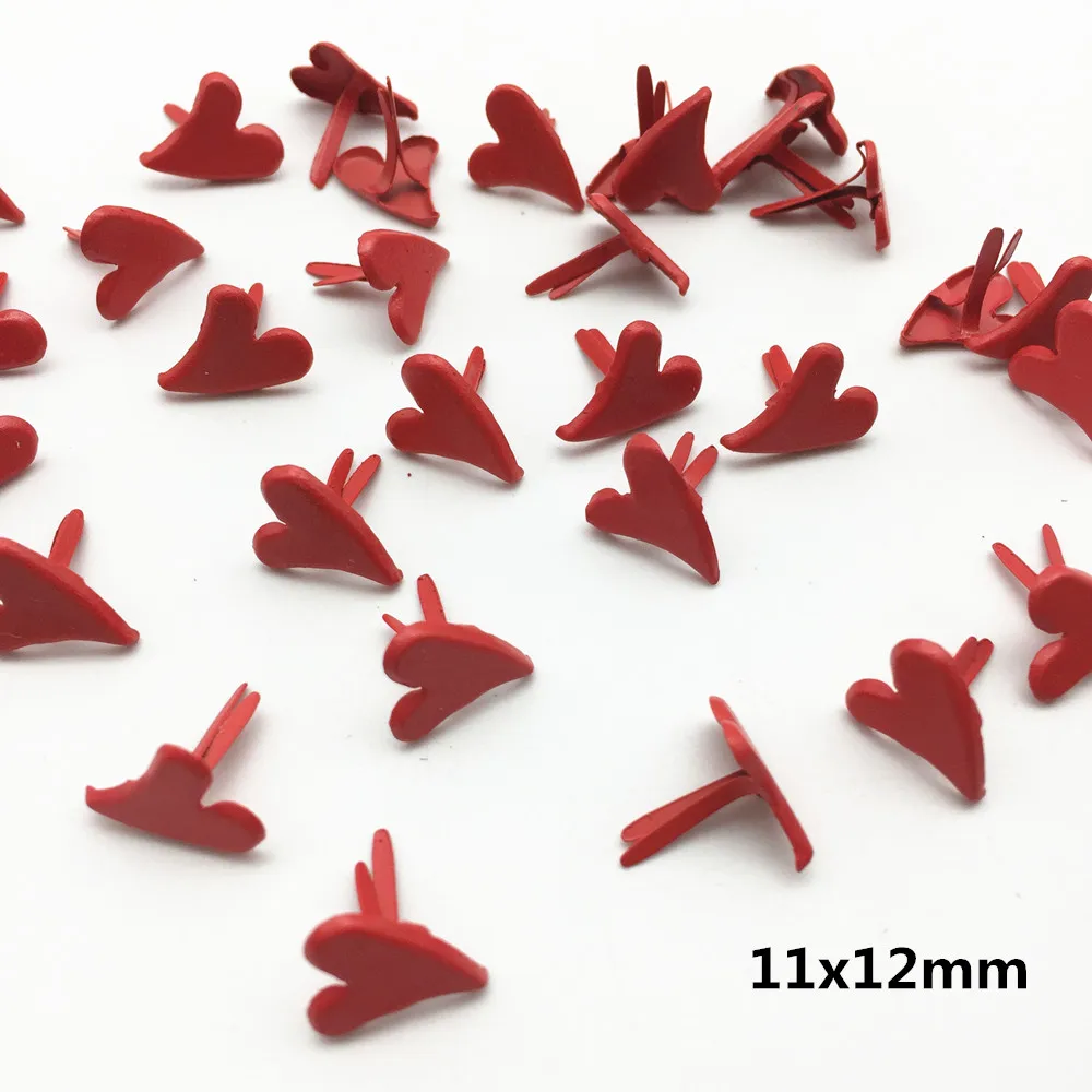 red 11x12mm 100 шт 11 мм Мини железные сердечки для штамповки украшение, Скрапбукинг DIY ремесла Красный Белый 2 цвета - Цвет: red 11x12mm